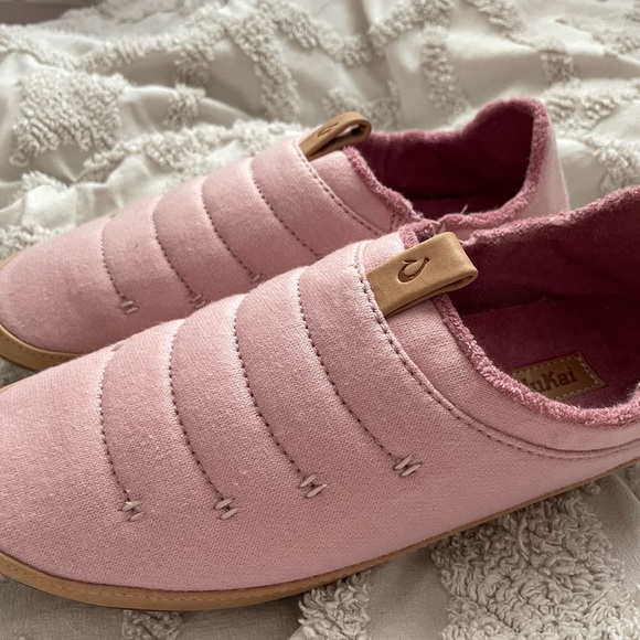 OluKai Slippers - Picture 2 of 6